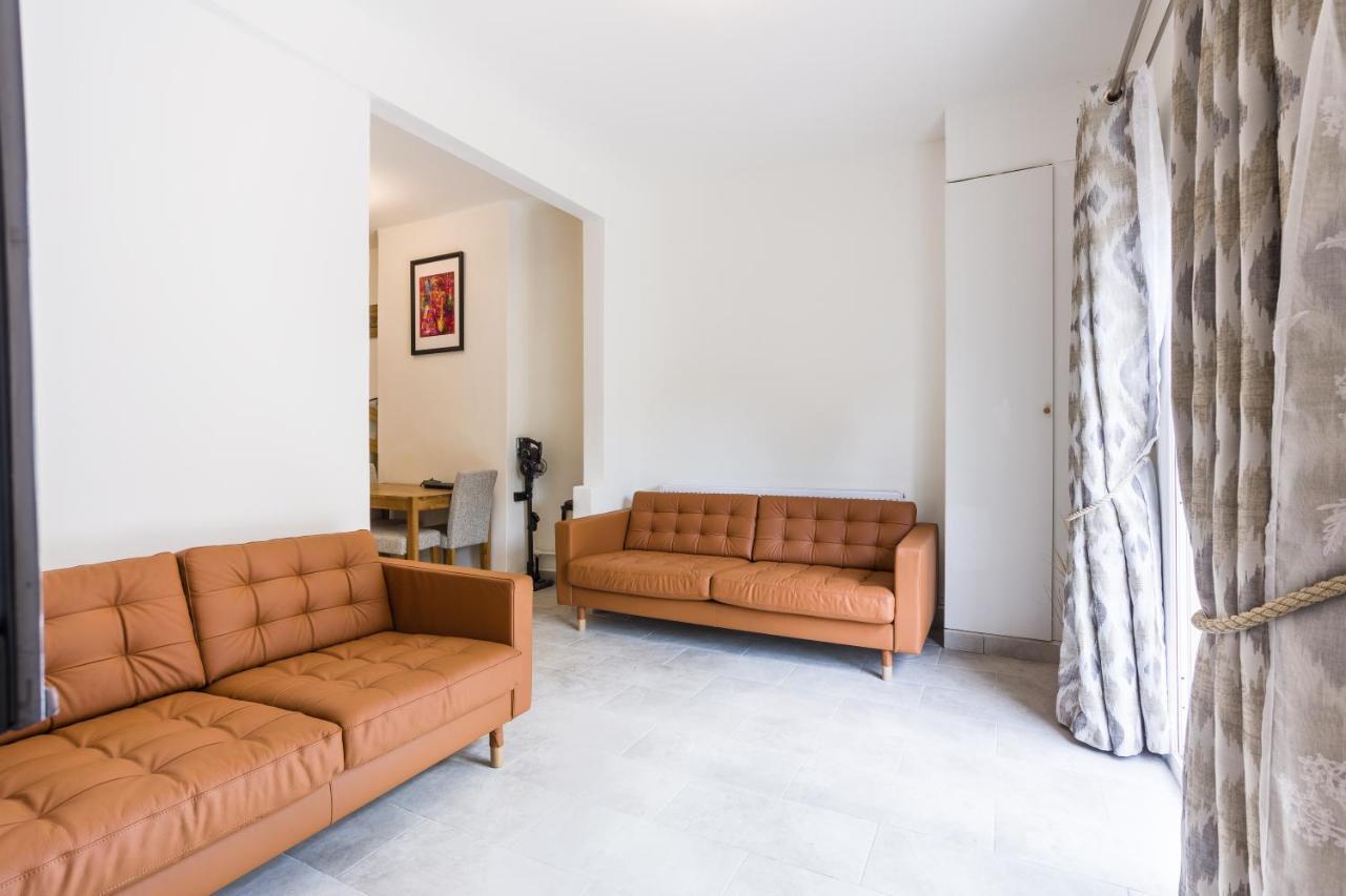 4 Bedroom House With Garden, Parking & 3 Mins Walking Distance From Train Station ลอนดอน ภายนอก รูปภาพ
